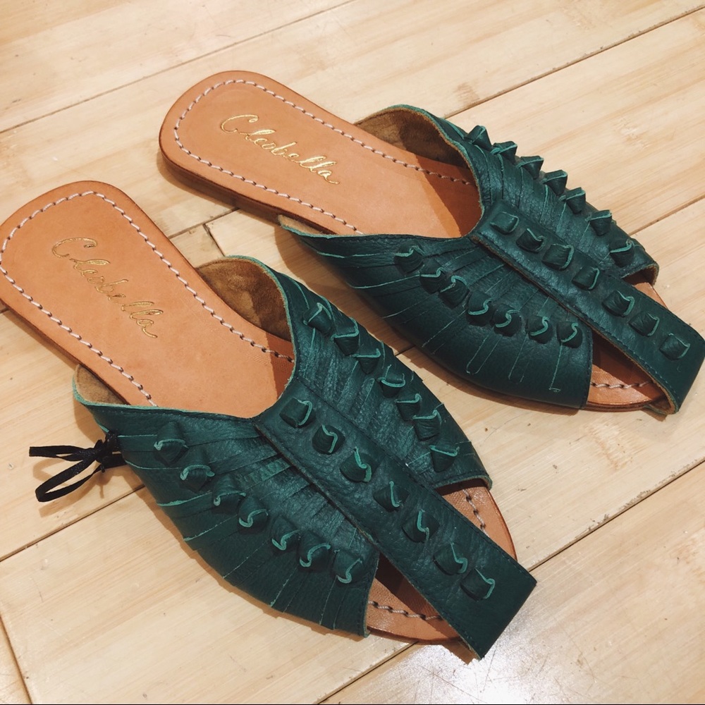 NWT - CLEOBELLA ROCKY SLIDE - GREEN